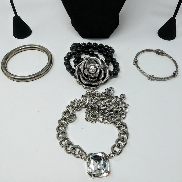 7 Piece Vintage Silver/Black Jewelry Ensemble - Picture 4 of 4